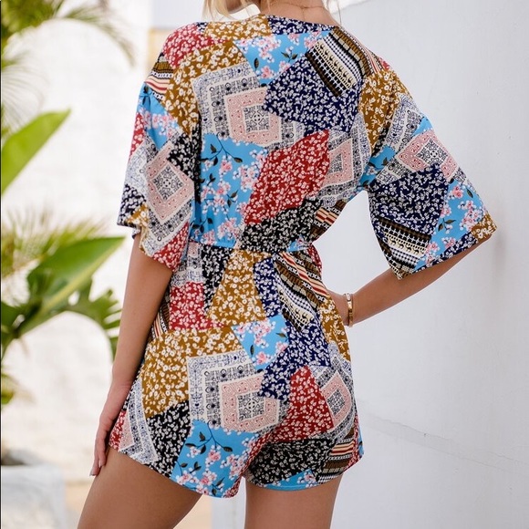 SHEIN Ditsy Floral Patchwork Drop Shoulder Romper Size 4 - Picture 2 of 14